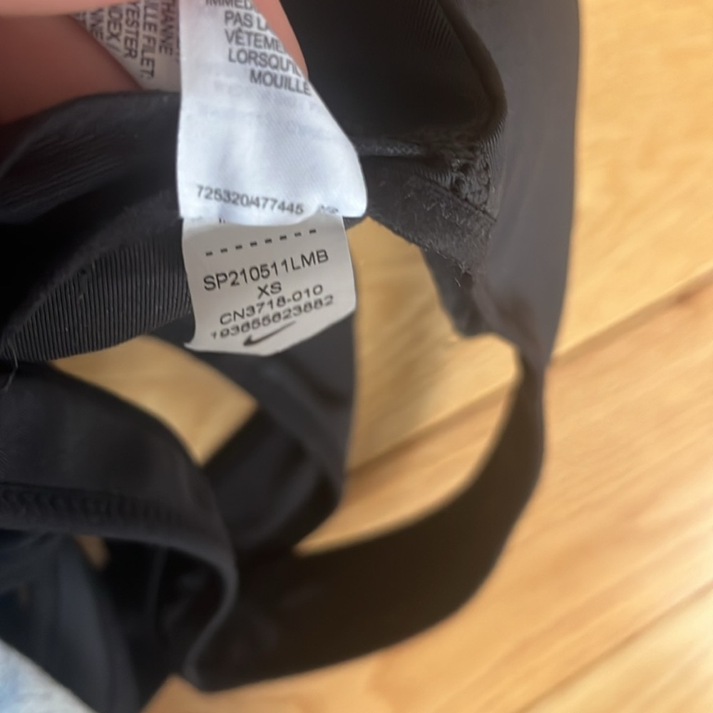 Zip up Nike Sports bra - Picture 6 of 7